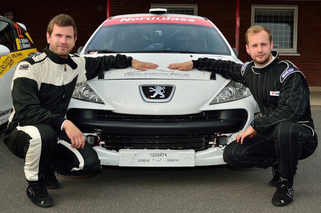 Talenter med ben i næsen: Thomas Andersen og Casper Nyland har båret sig rigtig fornuftigt ad i deres første fulde rallysæson og ligger godt med i mesterskabet for Gruppe E-biler.
(Foto: Michael Eisenberg)